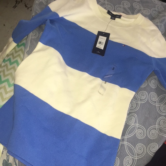 Tommy Hilfiger Sweater - Picture 2 of 2